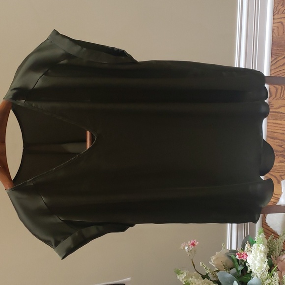 NWOT New york and co army green XXL top - Picture 2 of 10